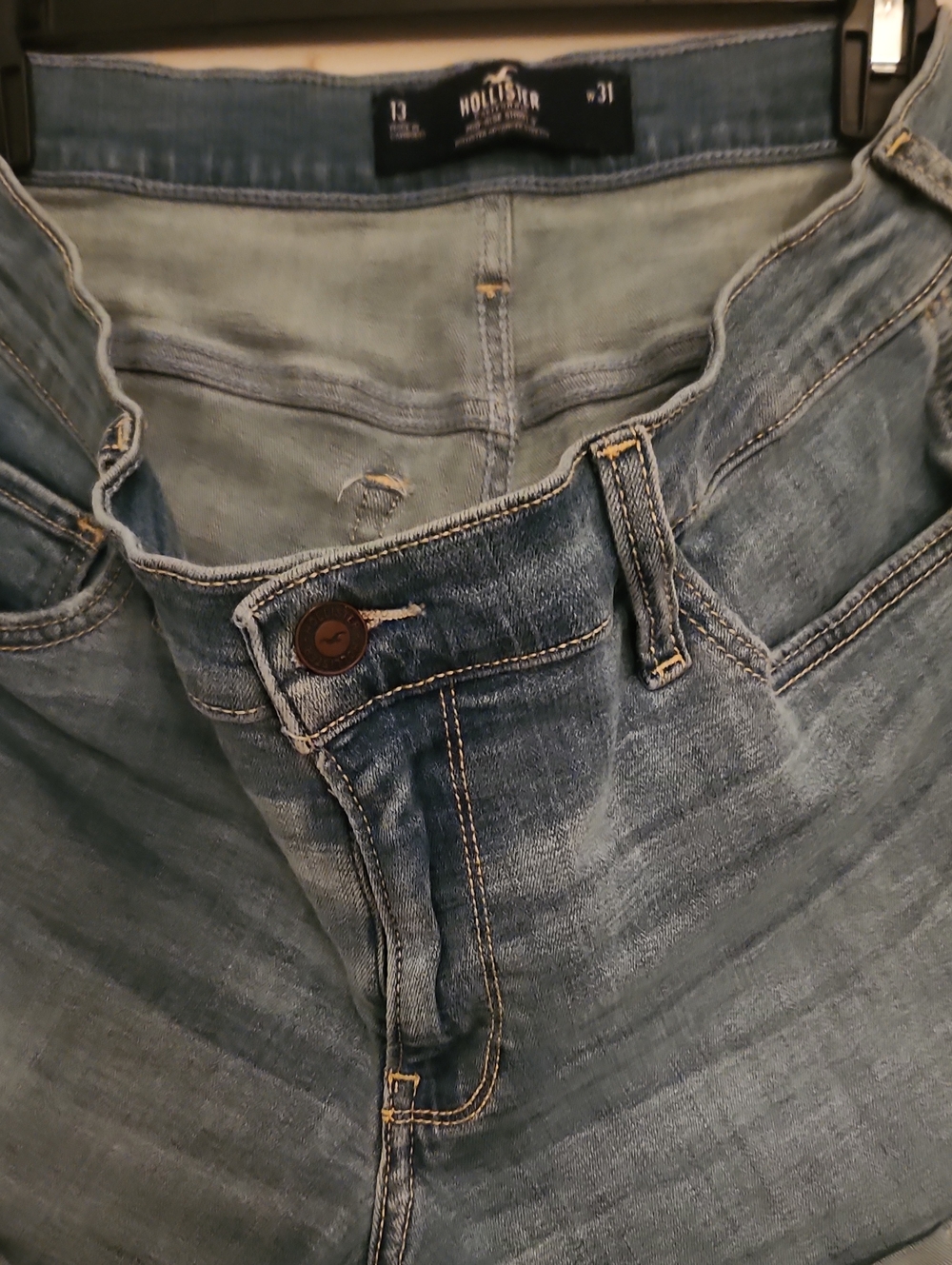 Hollister Men's Faded Light Blue Relaxed Jeans